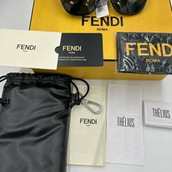 Unisex Fendi cat eye sunglasses made in Italy NWT - Picture 7 of 9